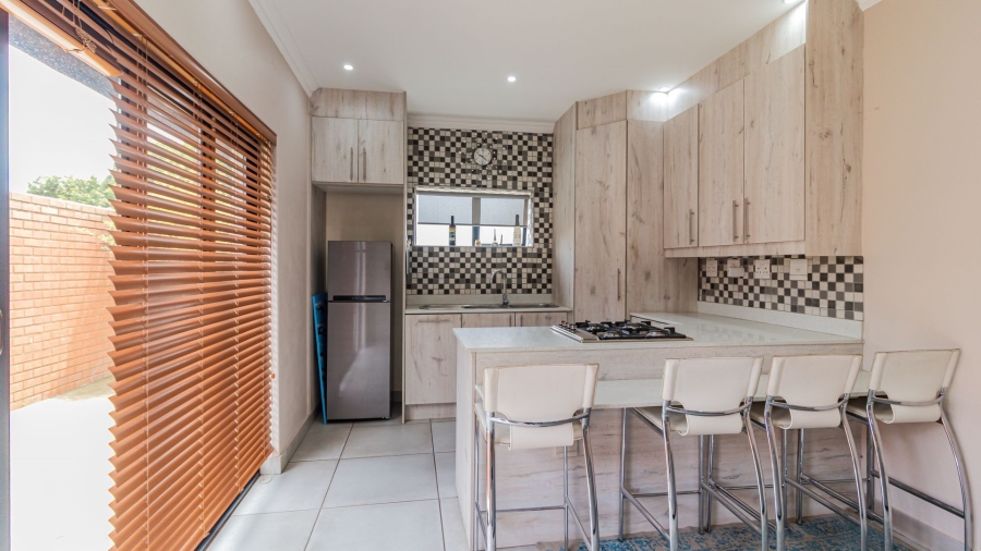 4 Bedroom Property for Sale in Klippoortjie Gauteng