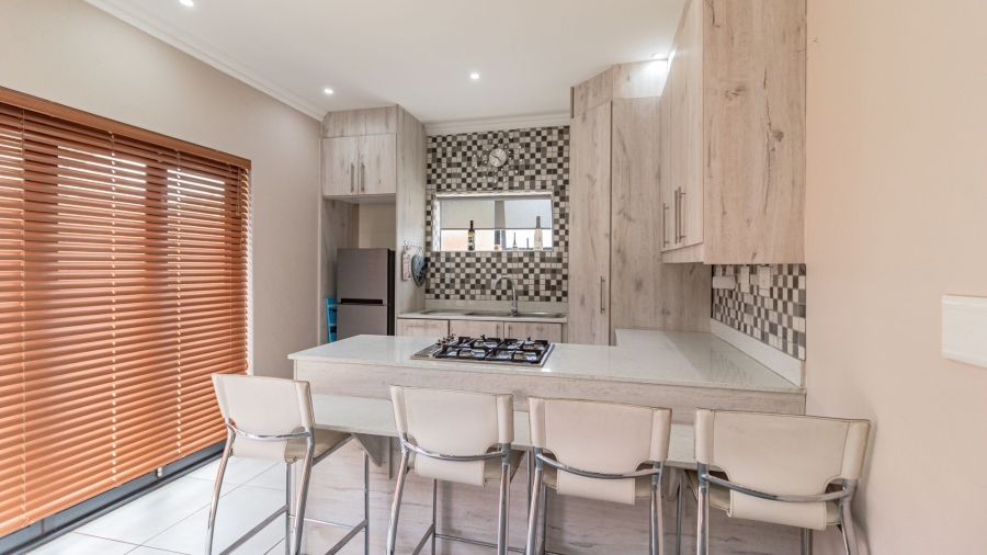 4 Bedroom Property for Sale in Klippoortjie Gauteng