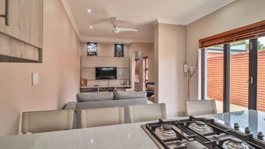 4 Bedroom Property for Sale in Klippoortjie Gauteng