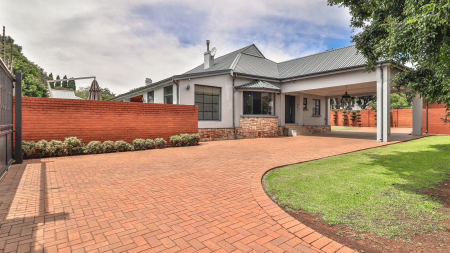 4 Bedroom Property for Sale in Klippoortjie Gauteng