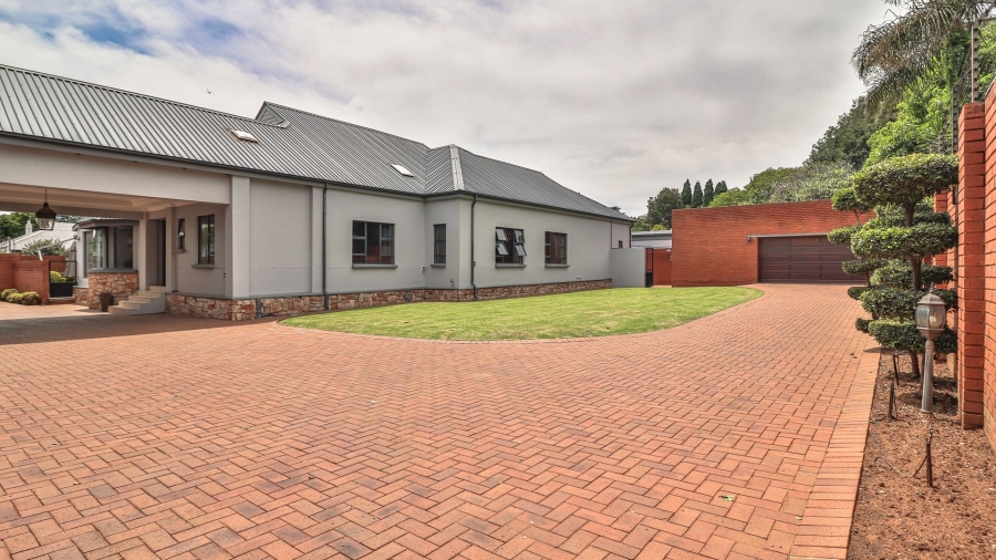 4 Bedroom Property for Sale in Klippoortjie Gauteng