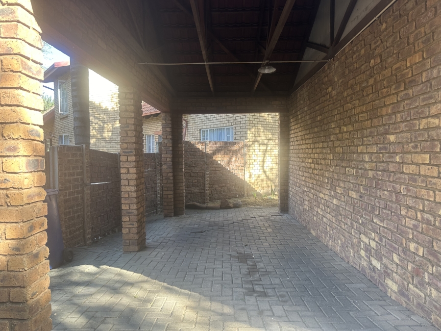 2 Bedroom Property for Sale in Meyerspark Gauteng