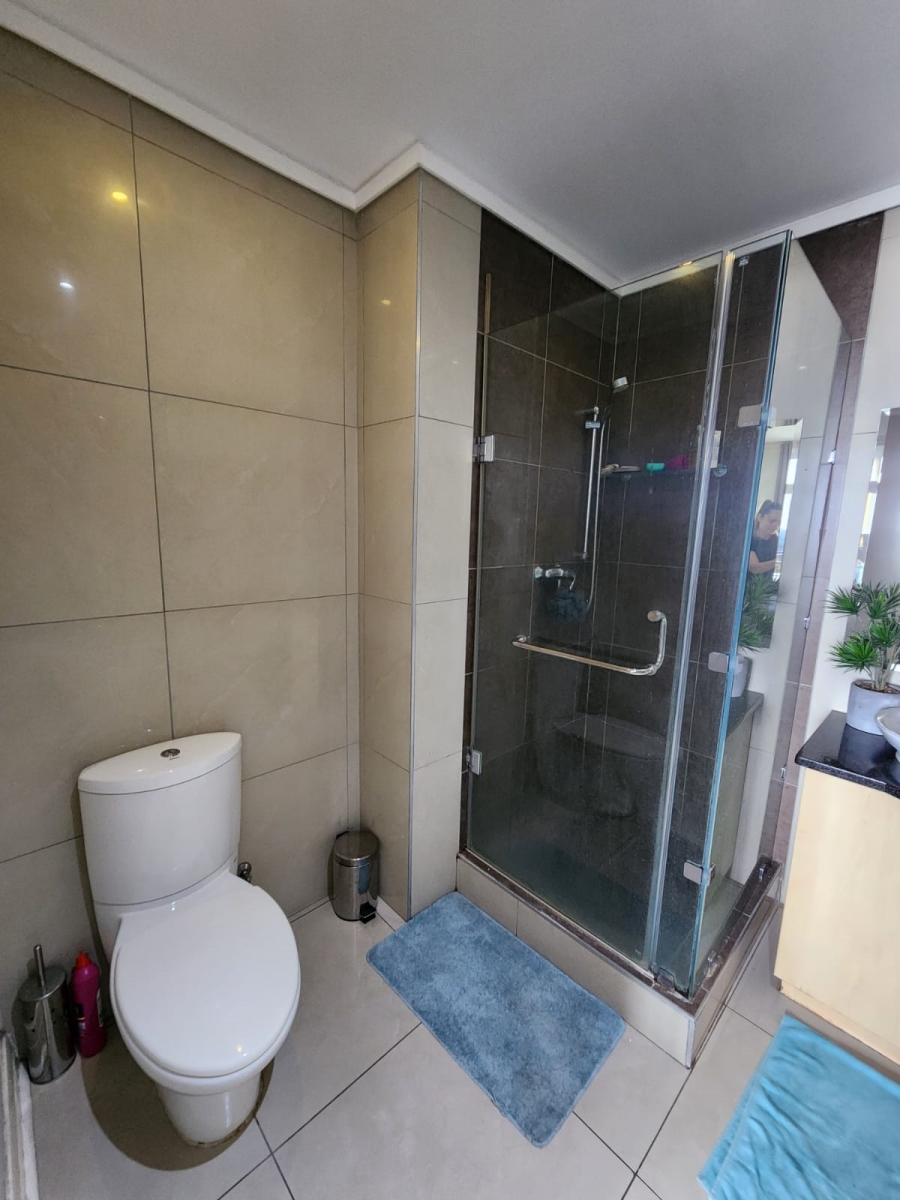 To Let 1 Bedroom Property for Rent in Sandown Gauteng