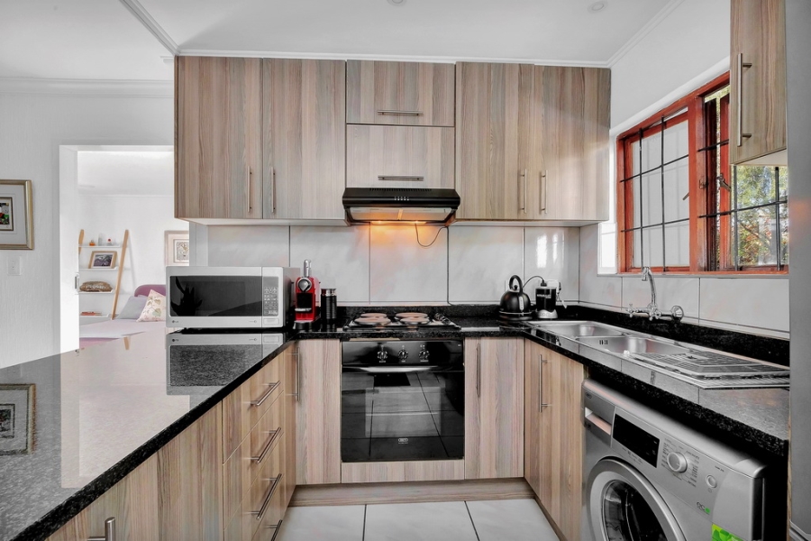 1 Bedroom Property for Sale in Morningside Gauteng