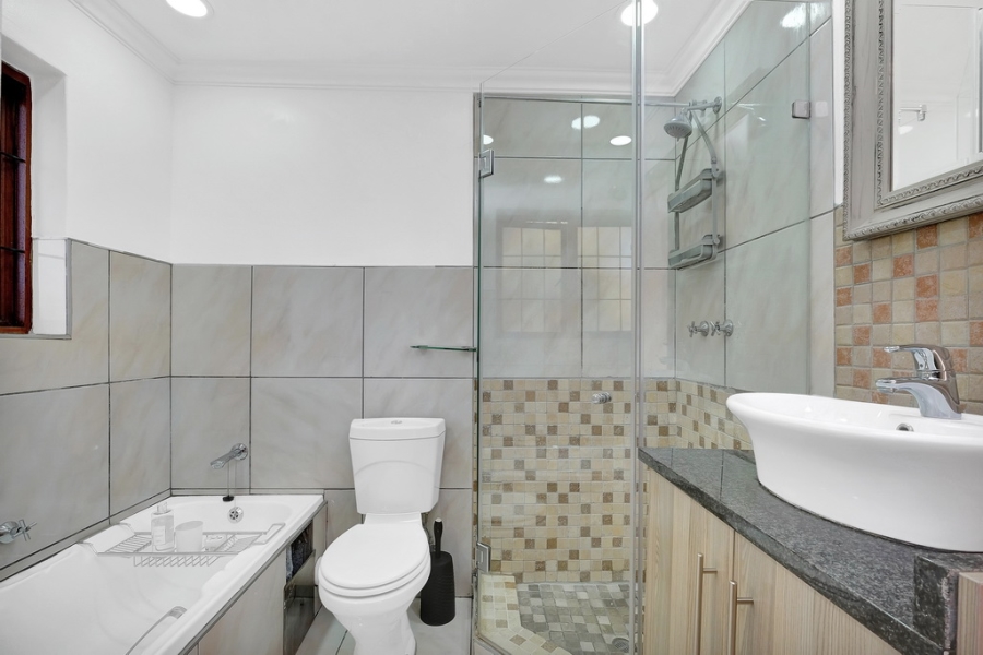 1 Bedroom Property for Sale in Morningside Gauteng