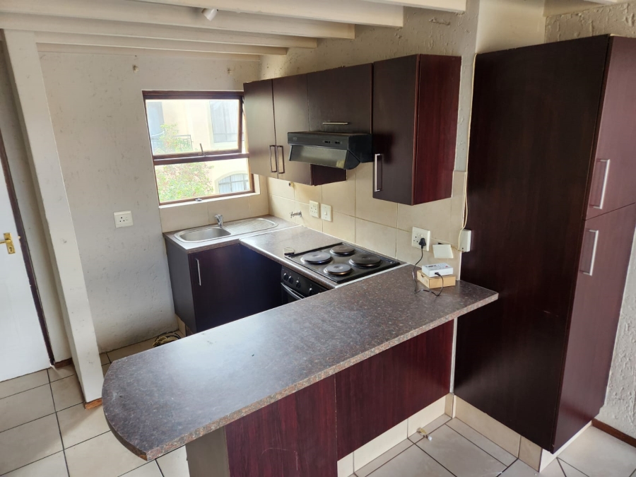 To Let 2 Bedroom Property for Rent in Lonehill Gauteng