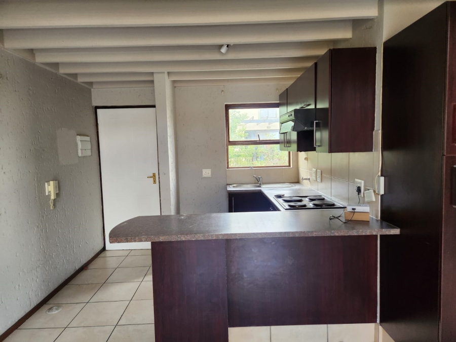 To Let 2 Bedroom Property for Rent in Lonehill Gauteng