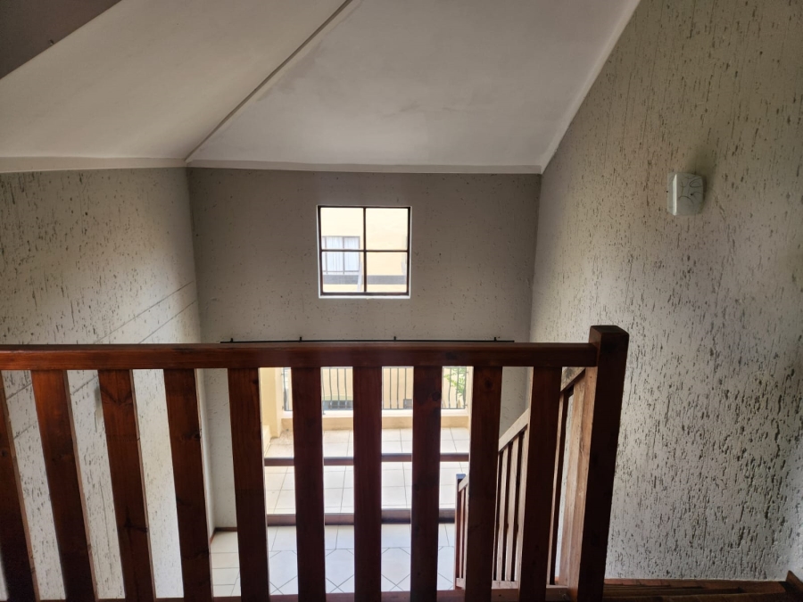 To Let 2 Bedroom Property for Rent in Lonehill Gauteng