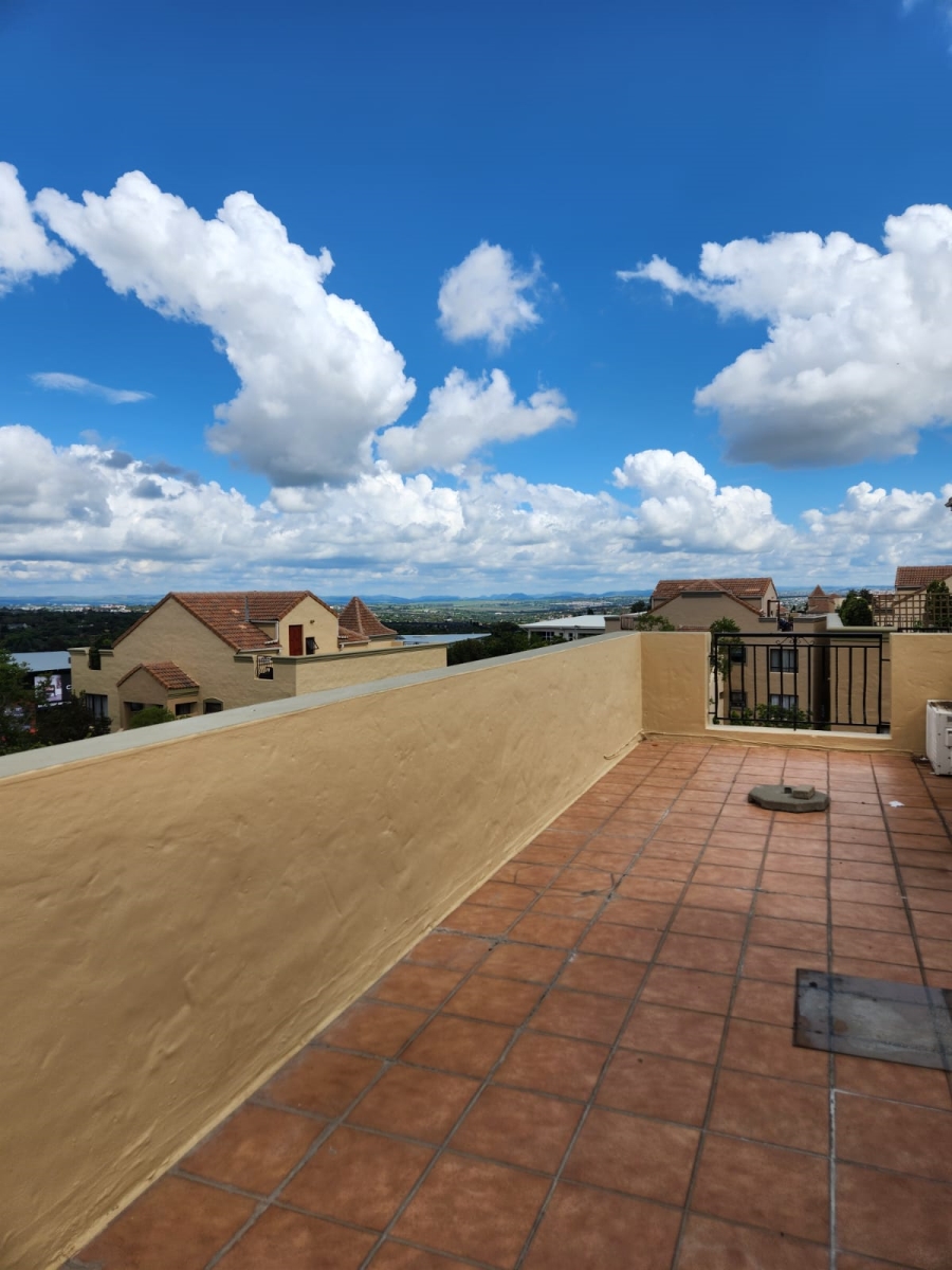 To Let 2 Bedroom Property for Rent in Lonehill Gauteng