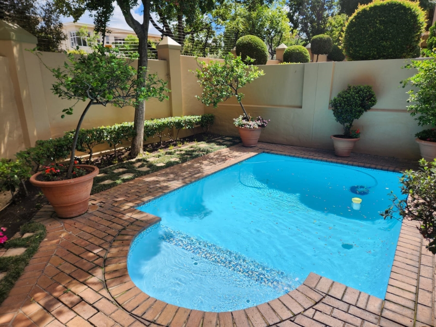 To Let 2 Bedroom Property for Rent in Lonehill Gauteng
