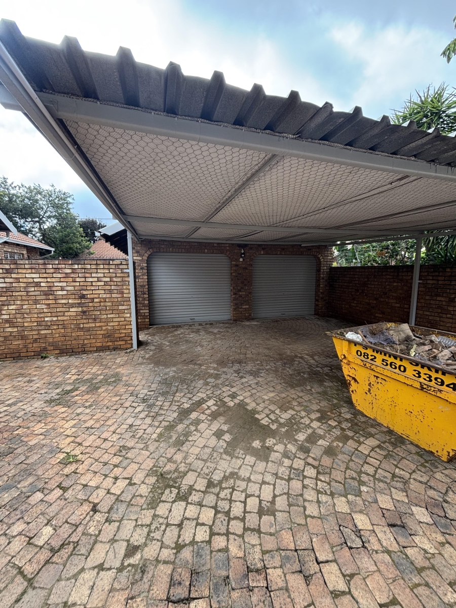 3 Bedroom Property for Sale in Faerie Glen Gauteng