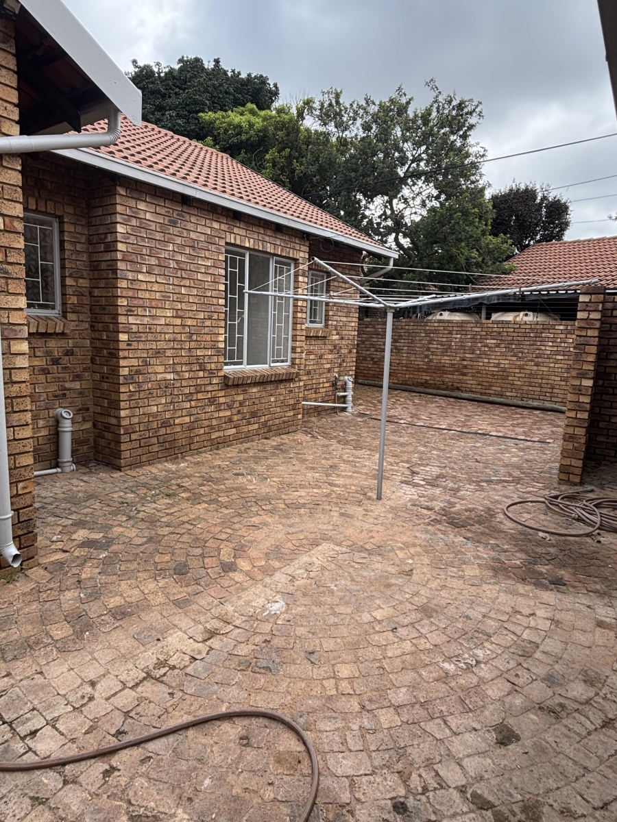 3 Bedroom Property for Sale in Faerie Glen Gauteng