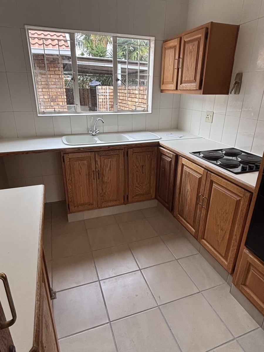 3 Bedroom Property for Sale in Faerie Glen Gauteng