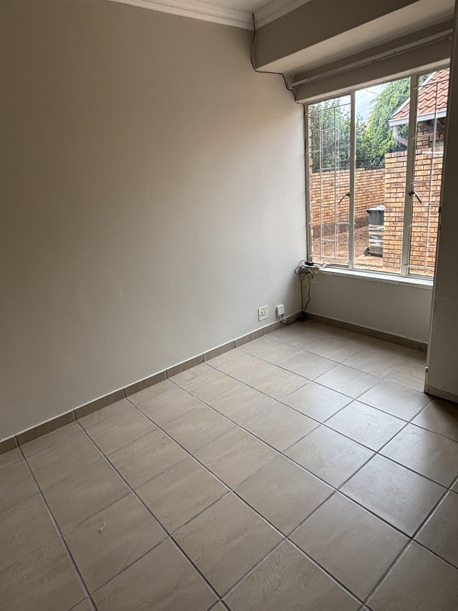 3 Bedroom Property for Sale in Faerie Glen Gauteng