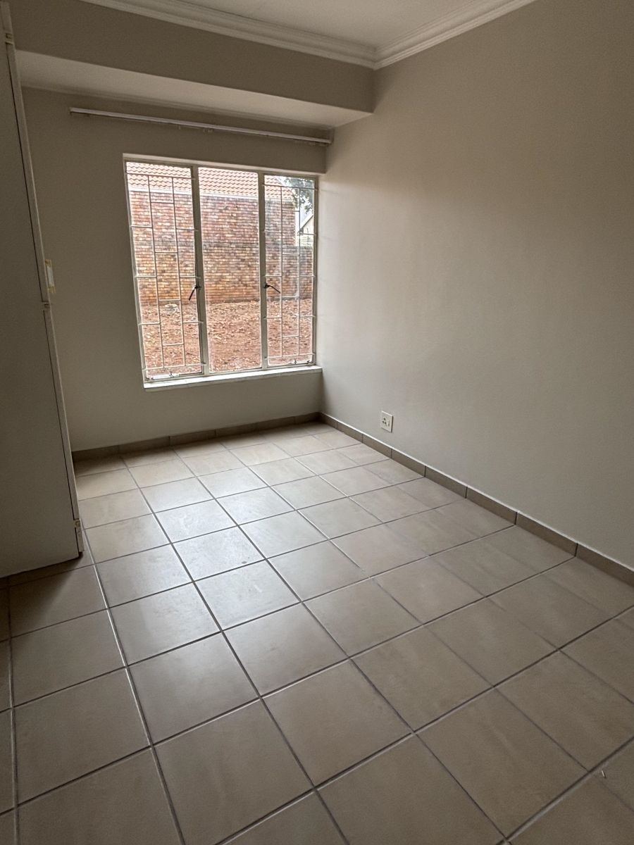 3 Bedroom Property for Sale in Faerie Glen Gauteng