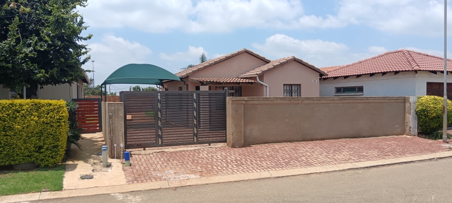 3 Bedroom Property for Sale in Windmill Park Gauteng