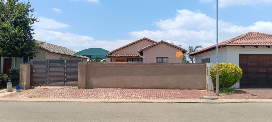 3 Bedroom Property for Sale in Windmill Park Gauteng