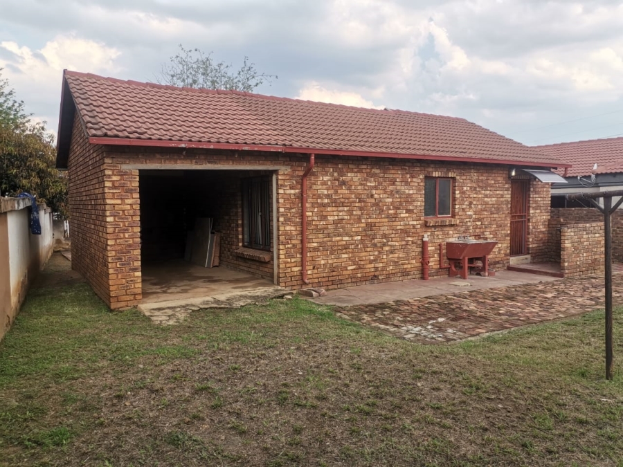 To Let 2 Bedroom Property for Rent in Danville Gauteng
