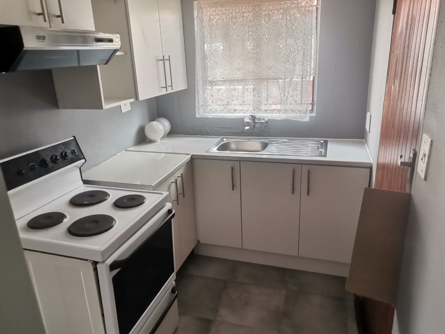 To Let 2 Bedroom Property for Rent in Danville Gauteng