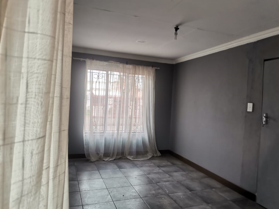 To Let 2 Bedroom Property for Rent in Danville Gauteng