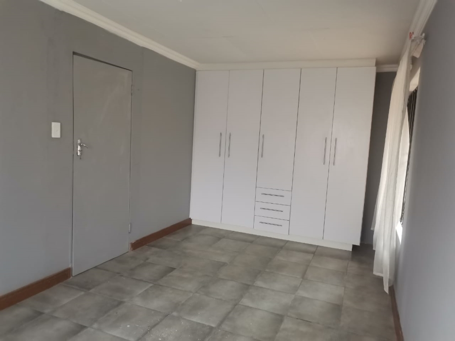 To Let 2 Bedroom Property for Rent in Danville Gauteng