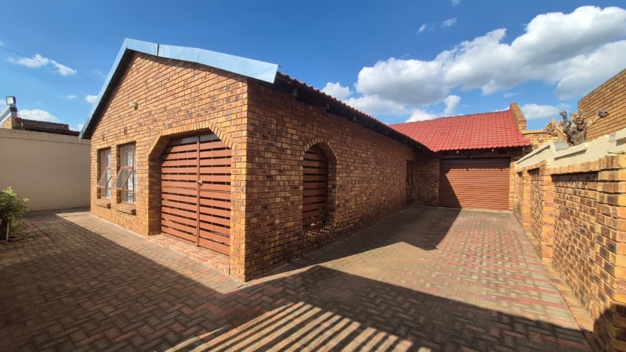 3 Bedroom Property for Sale in Daveyton Gauteng