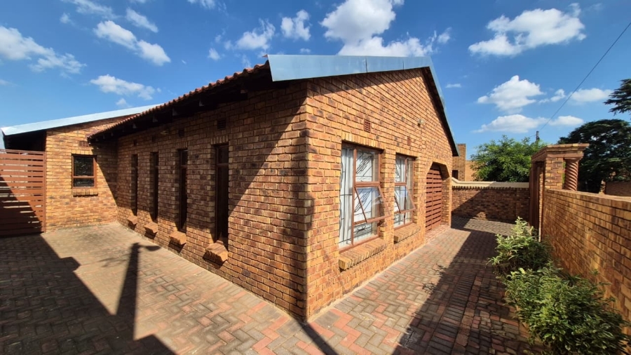 3 Bedroom Property for Sale in Daveyton Gauteng