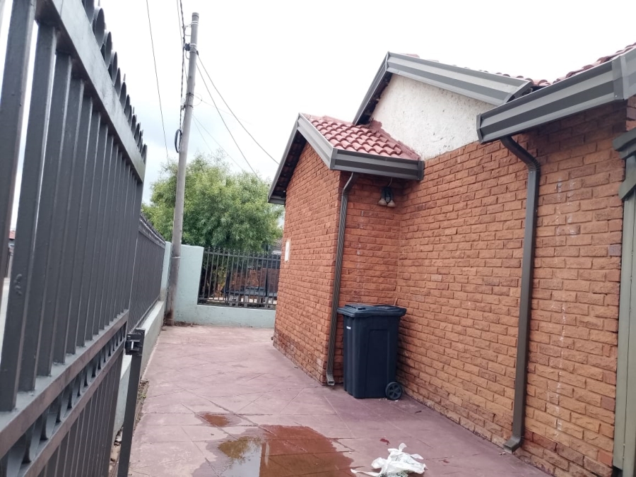 To Let 3 Bedroom Property for Rent in Mamelodi East Gauteng
