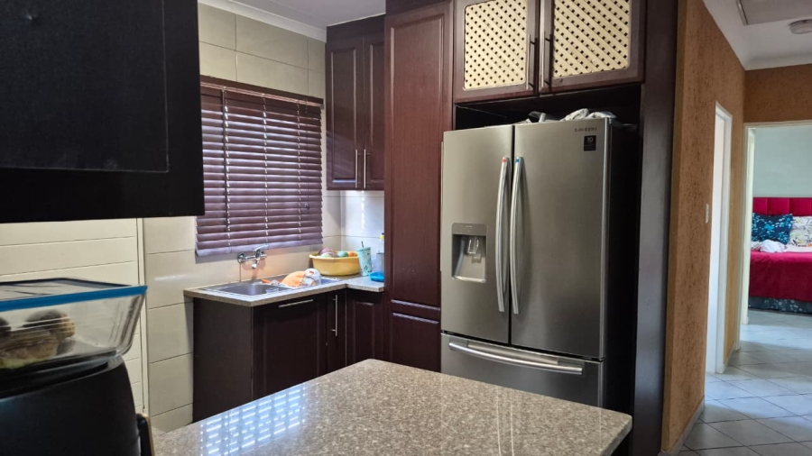 3 Bedroom Property for Sale in Crystal Park Gauteng