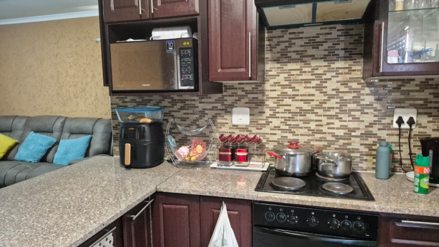 3 Bedroom Property for Sale in Crystal Park Gauteng