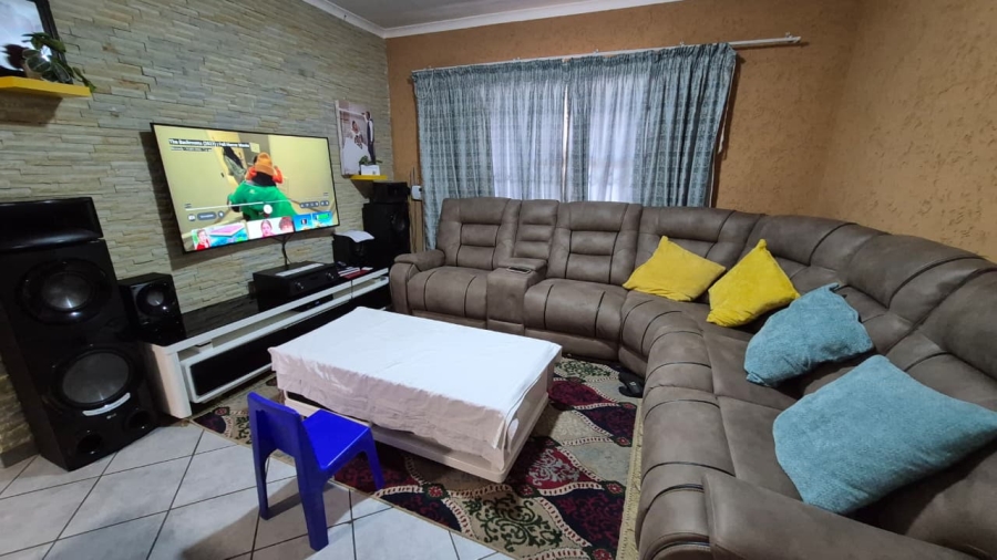 3 Bedroom Property for Sale in Crystal Park Gauteng