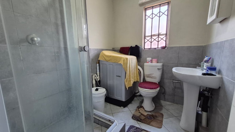 3 Bedroom Property for Sale in Crystal Park Gauteng