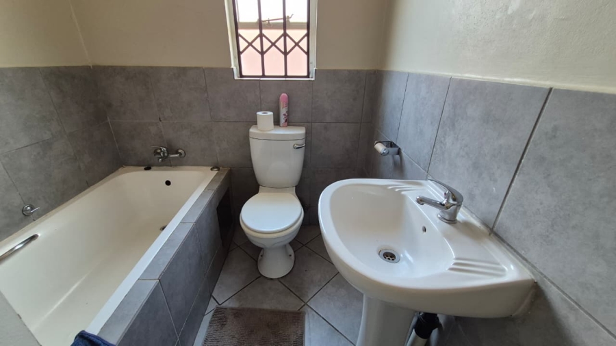 3 Bedroom Property for Sale in Crystal Park Gauteng