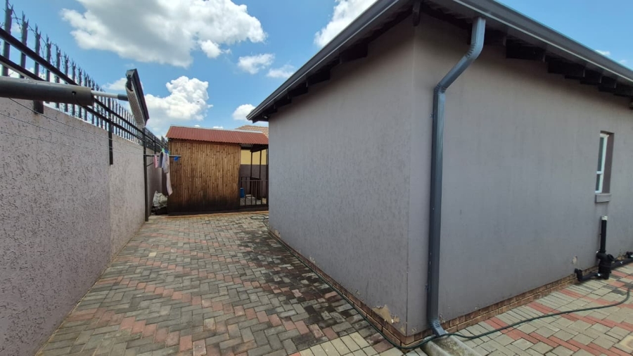 3 Bedroom Property for Sale in Crystal Park Gauteng