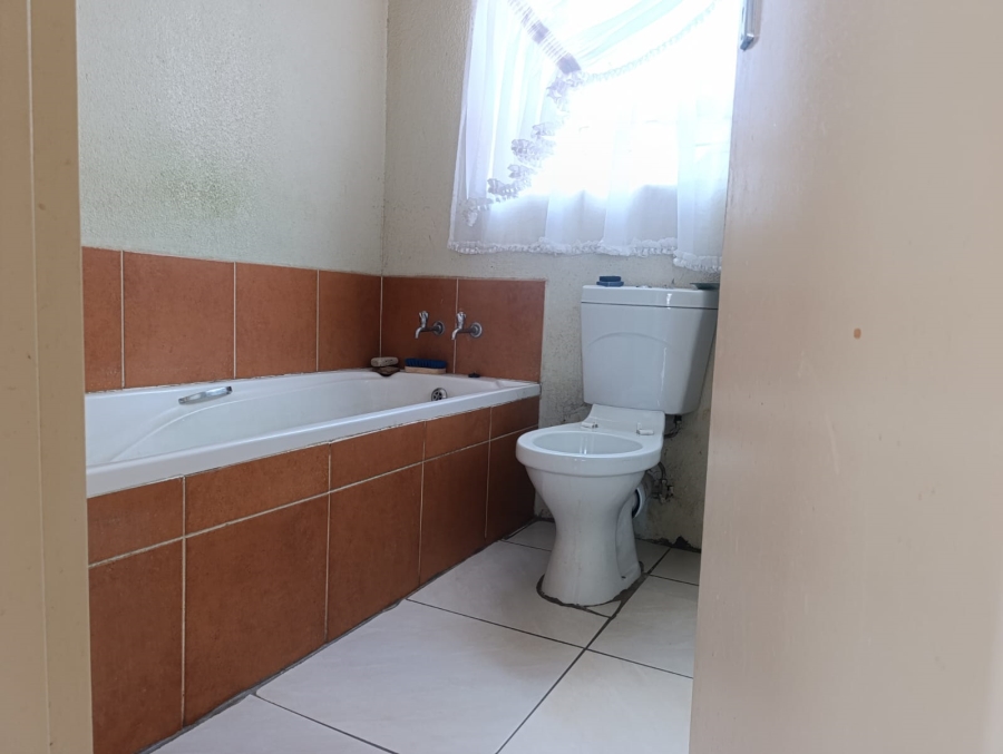 2 Bedroom Property for Sale in Soshanguve East Gauteng