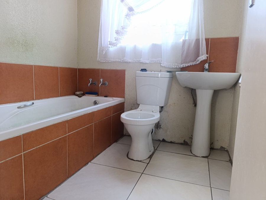 2 Bedroom Property for Sale in Soshanguve East Gauteng
