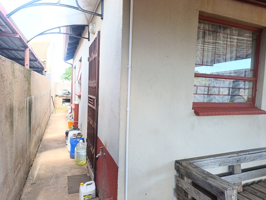 2 Bedroom Property for Sale in Soshanguve East Gauteng