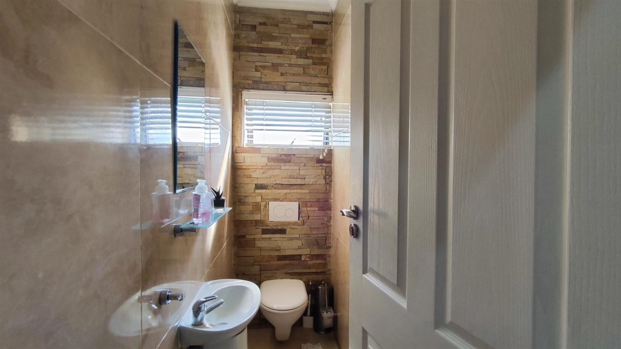 3 Bedroom Property for Sale in Rynfield Gauteng