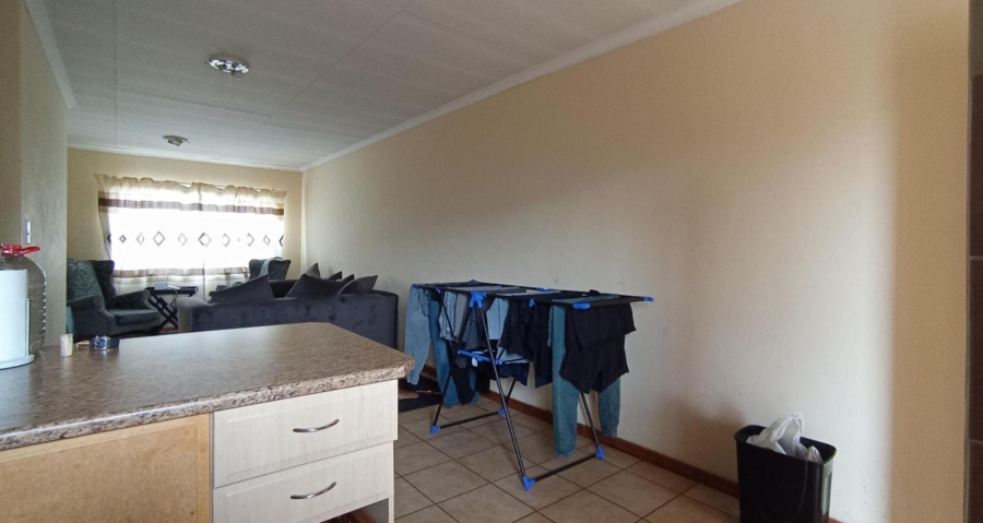 2 Bedroom Property for Sale in Annlin-wes Gauteng