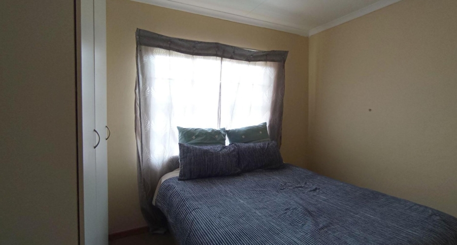 2 Bedroom Property for Sale in Annlin-wes Gauteng