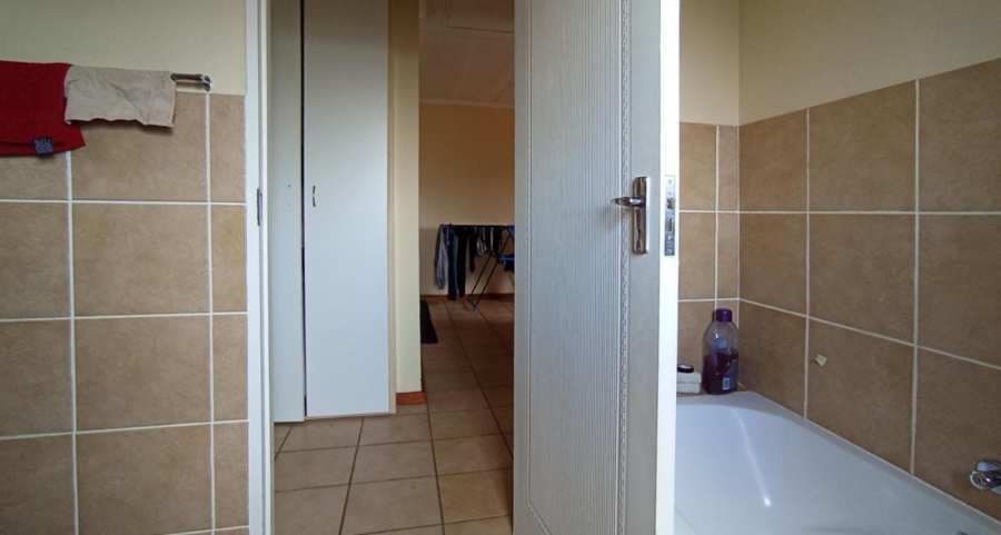 2 Bedroom Property for Sale in Annlin-wes Gauteng
