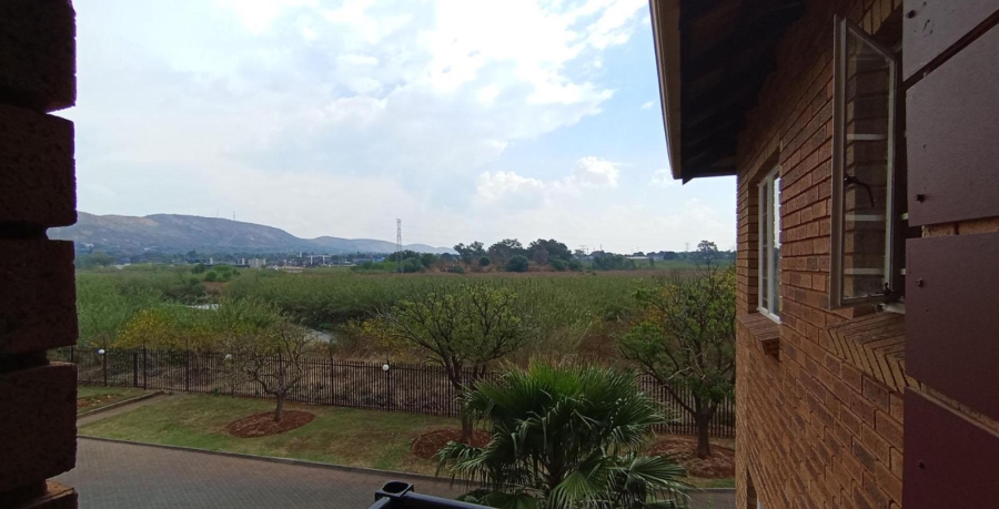 2 Bedroom Property for Sale in Annlin-wes Gauteng