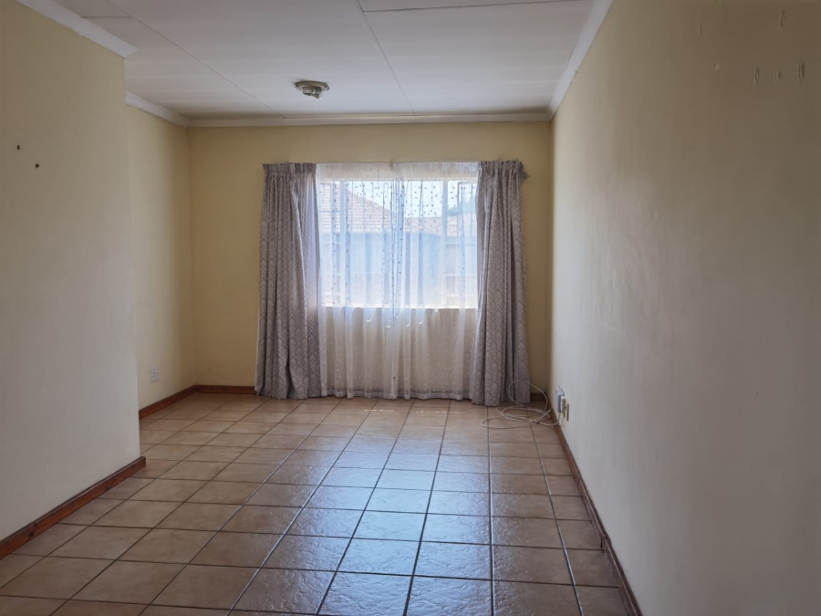 2 Bedroom Property for Sale in Annlin-wes Gauteng