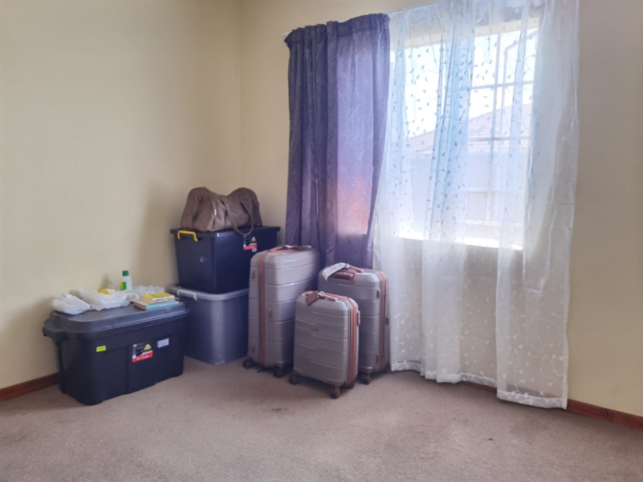 2 Bedroom Property for Sale in Annlin-wes Gauteng