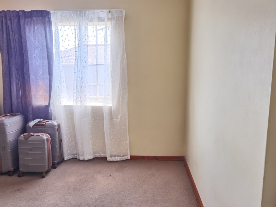 2 Bedroom Property for Sale in Annlin-wes Gauteng