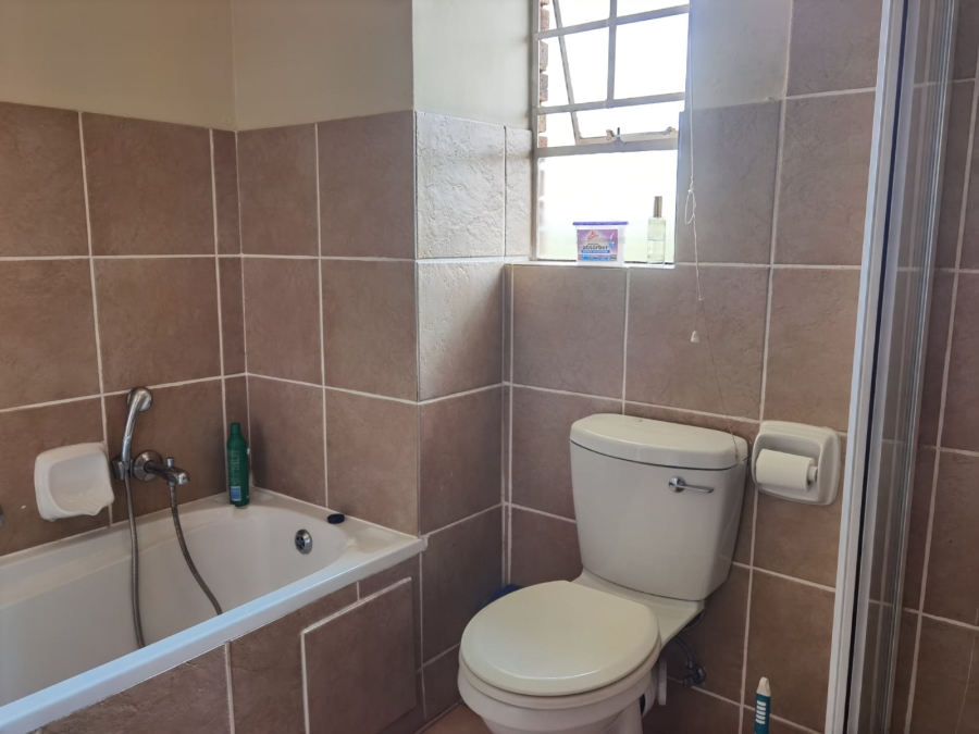 2 Bedroom Property for Sale in Annlin-wes Gauteng