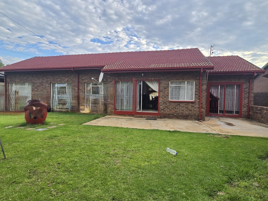 3 Bedroom Property for Sale in Bester Gauteng