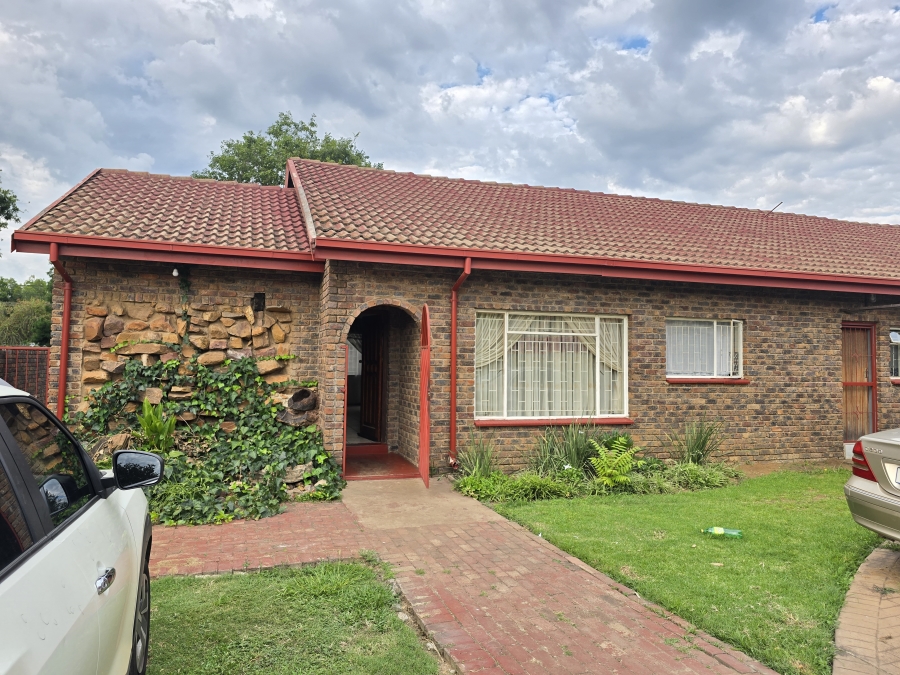 3 Bedroom Property for Sale in Bester Gauteng