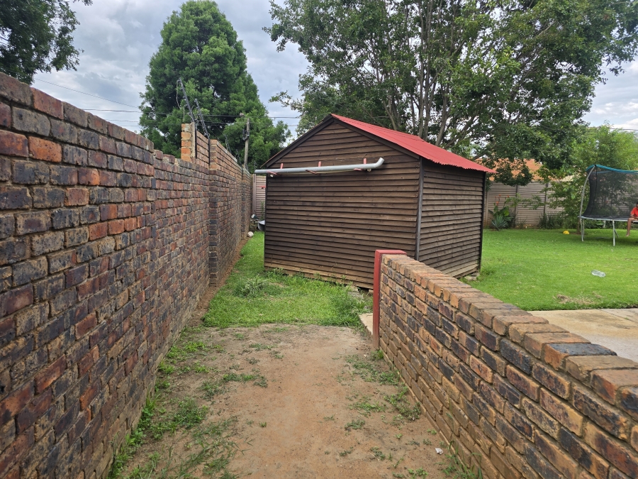 3 Bedroom Property for Sale in Bester Gauteng