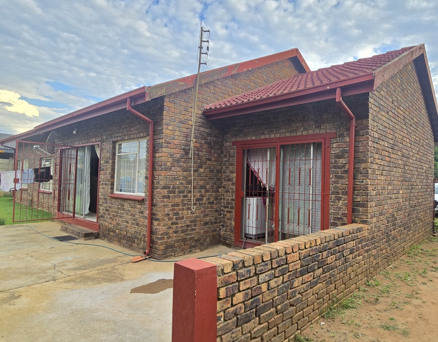3 Bedroom Property for Sale in Bester Gauteng